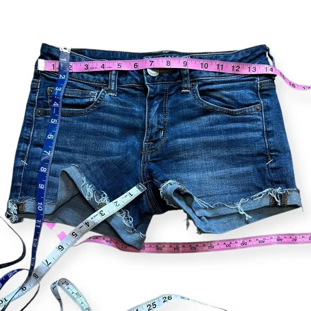 AMERICAN EAGLE Women's Medium Blue Wash Super Stretch Denim Shortie Cut Off Shor - Picture 5 of 5